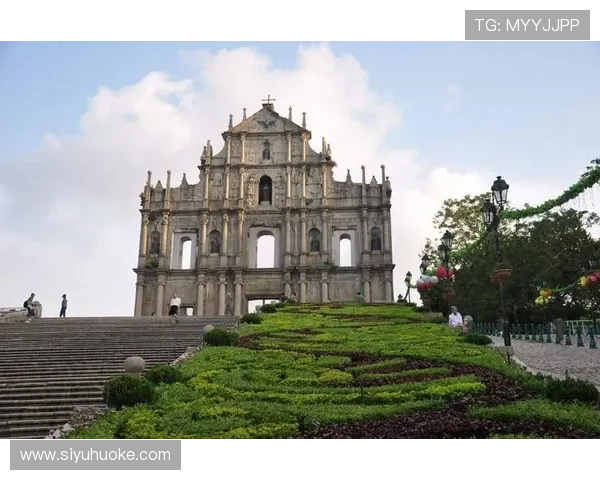 如何准确找到澳门英皇地址，提供实用导航技巧和交通出行建议